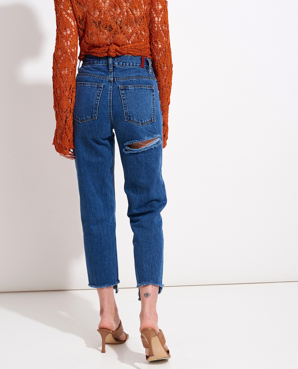 Barbara Cropped Jeans with Back Rip